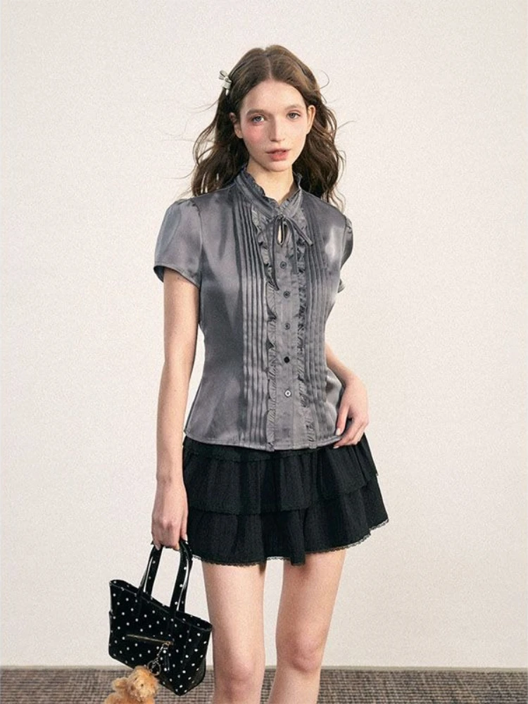 Женские рубашки Deeptown серого цвета с рюшами, элегантные, милые, на шнуровке, с коротким рукавом, винтажные, приталенные, в корейском стиле JK, повседневные, эстетичные
Женские рубашки Deeptown серого цвета с рюшами, элегантные, милые, на шнуровке, с коротким рукавом, винтажные, приталенные, в корейском стиле JK, повседневные, эстетичные