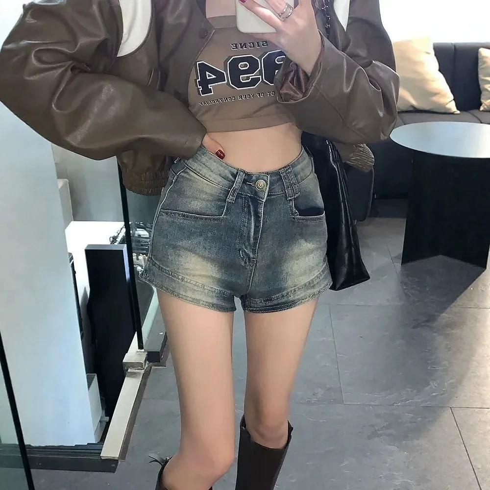 American retro denim shorts for women, summer style, slimming, thin, high-waisted, straight A-line, high street hot pants
American retro denim shorts for women, summer style, slimming, thin, high-waisted, straight A-line, high street hot pants
