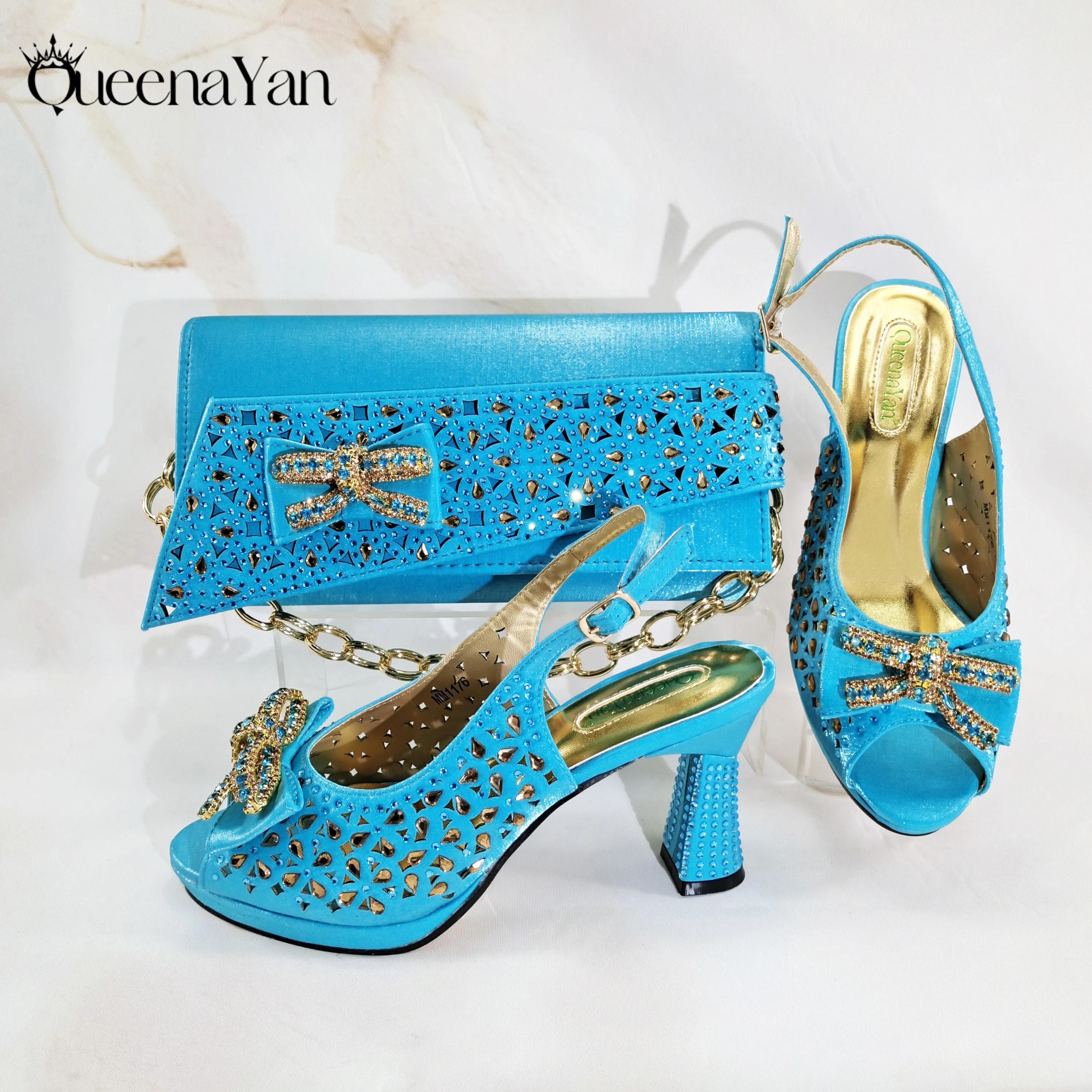 Новый дизайн Itlian, женские туфли на каблуке с открытым носком, элегантные вечерние туфли-лодочки с небесно-голубыми бриллиантами, одинаковый комплект итальянской обуви и сумок
Новый дизайн Itlian, женские туфли на каблуке с открытым носком, элегантные вечерние туфли-лодочки с небесно-голубыми бриллиантами, одинаковый комплект итальянской обуви и сумок