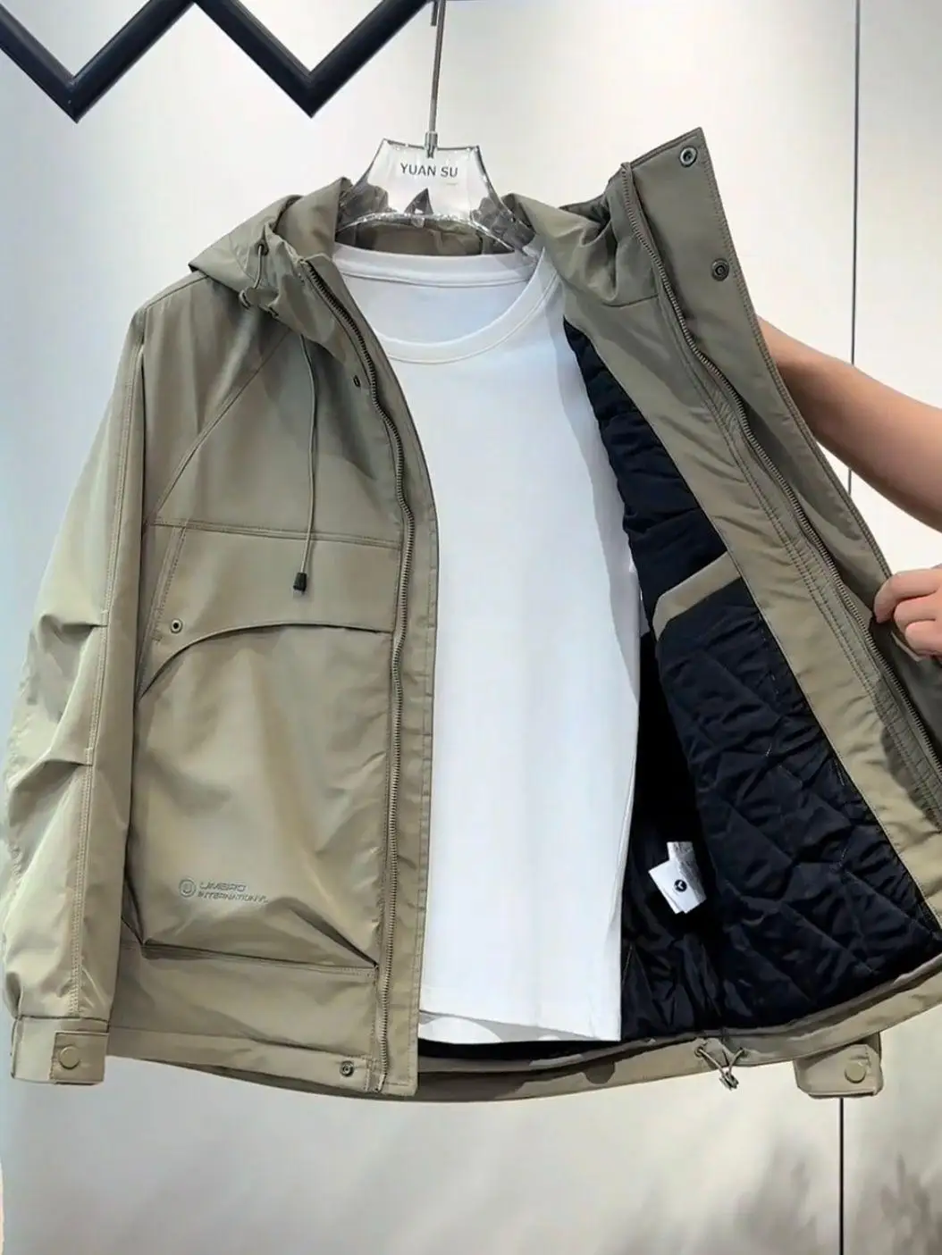 Зимнее хлопковое джето, мужская повседневная рабочая одежда с капюшоном, пальто с большими клетками, теплое, морозостойкое, свободного покроя, модное
Зимнее хлопковое джето, мужская повседневная рабочая одежда с капюшоном, пальто с большими клетками, теплое, морозостойкое, свободного покроя, модное