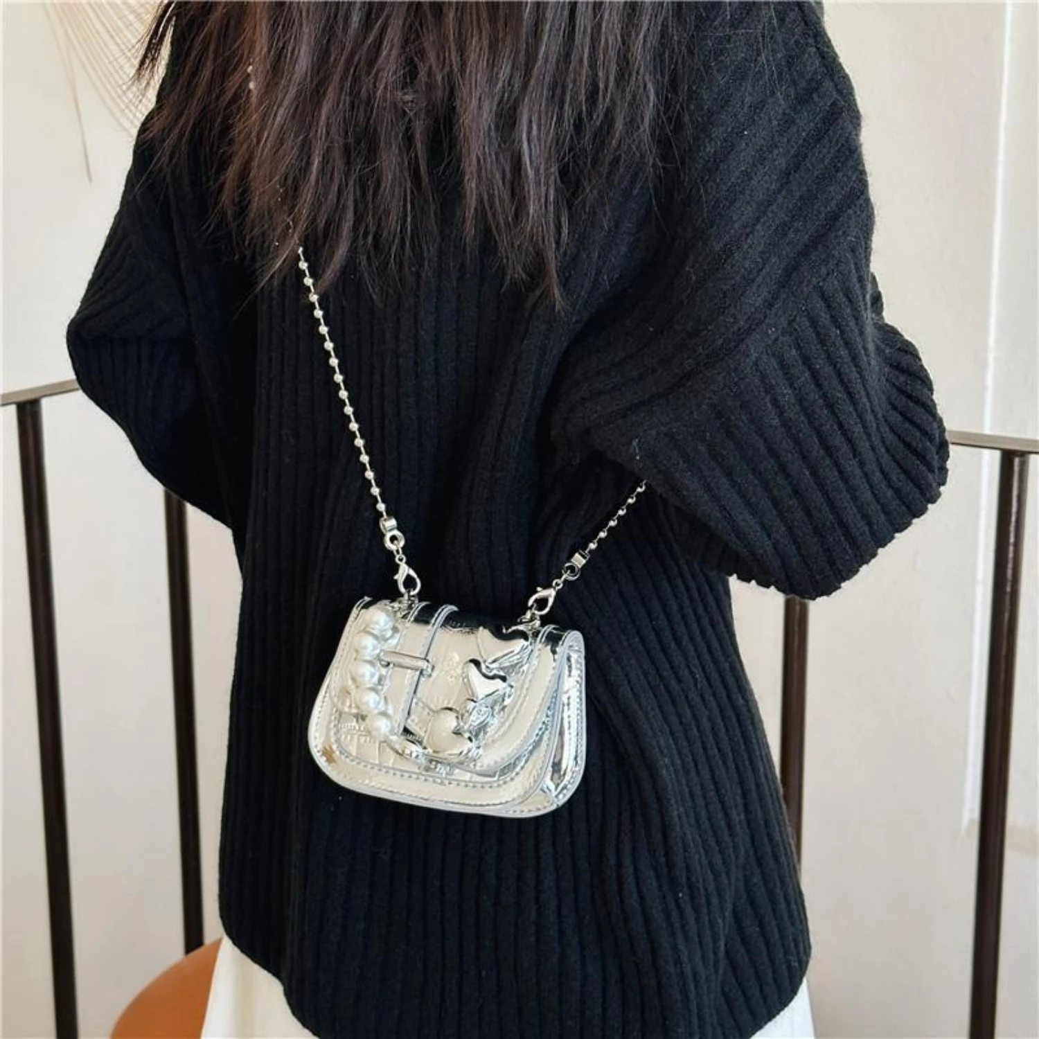 Women's Mini Tote Bag with Sparkling PU Leather, Pearl Handle, Metal Chain, Shoulder Bag
Women's Mini Tote Bag with Sparkling PU Leather, Pearl Handle, Metal Chain, Shoulder Bag