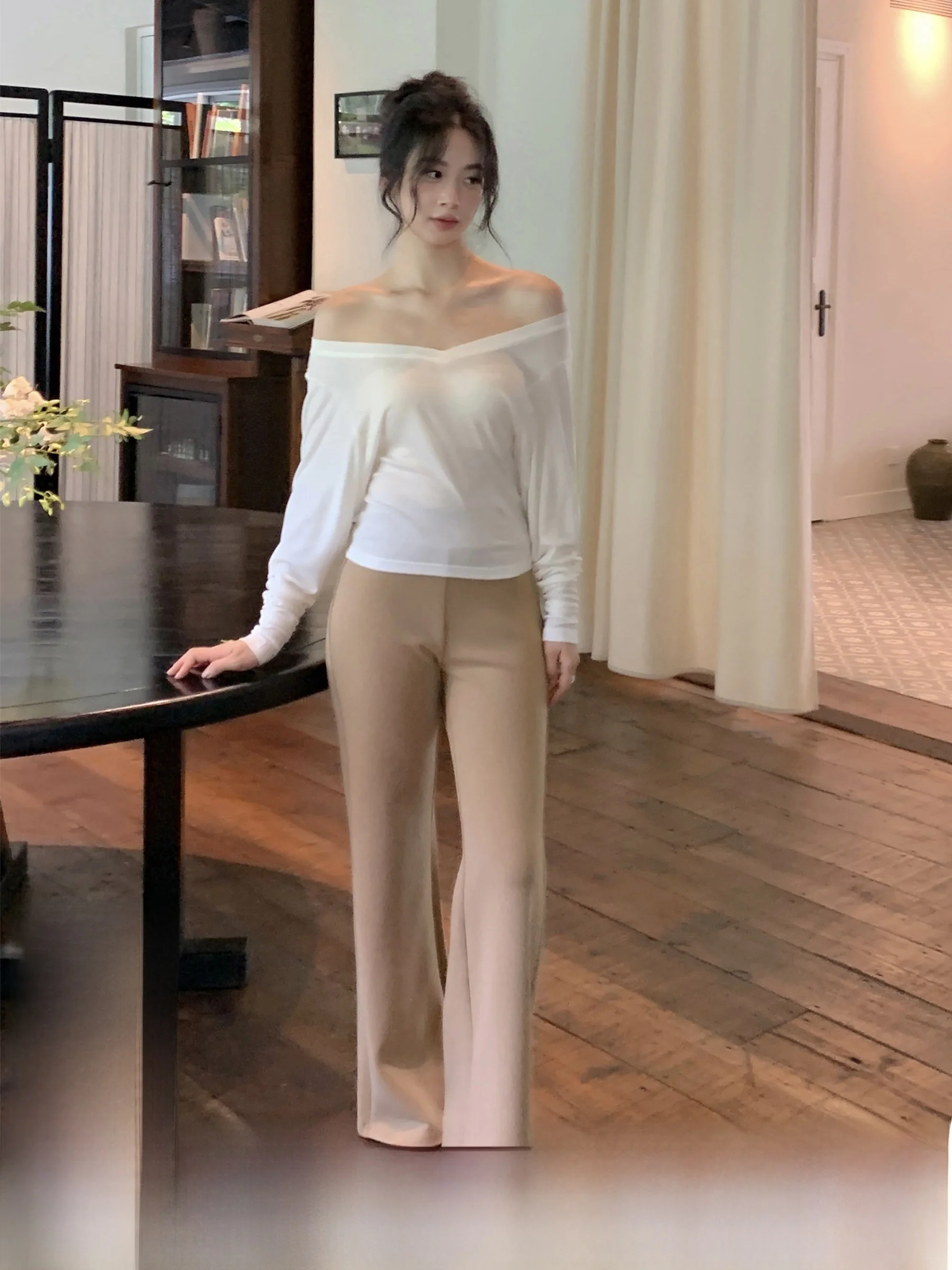 Comfortable High Waist Bell Bottom Pants Women's Slim Fit Air Pants Spring 2026 New Style Commute Vintage Fashion Casual Pants
Comfortable High Waist Bell Bottom Pants Women's Slim Fit Air Pants Spring 2026 New Style Commute Vintage Fashion Casual Pants