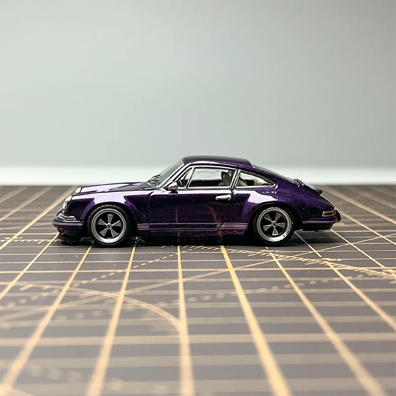 Zincit 1/64 Scale 911 964 singer Coupe Alloy Car Model Collection Decorated Holiday Gifts Toys
Zincit 1/64 Scale 911 964 singer Coupe Alloy Car Model Collection Decorated Holiday Gifts Toys