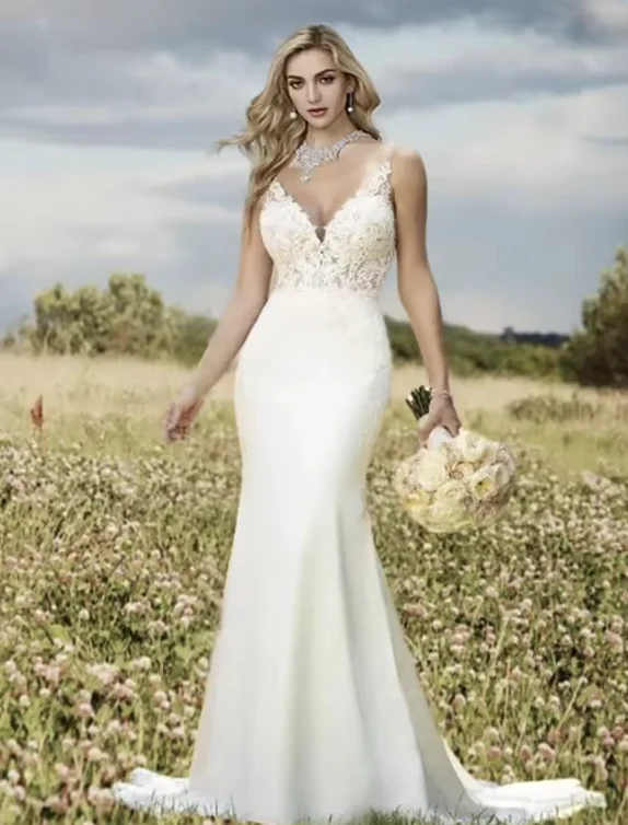 Customized Open Back Formal Wedding Dresses Mermaid / V Neck Sleeveless Court Train Lace Bridal Gowns With Appliques
Customized Open Back Formal Wedding Dresses Mermaid / V Neck Sleeveless Court Train Lace Bridal Gowns With Appliques