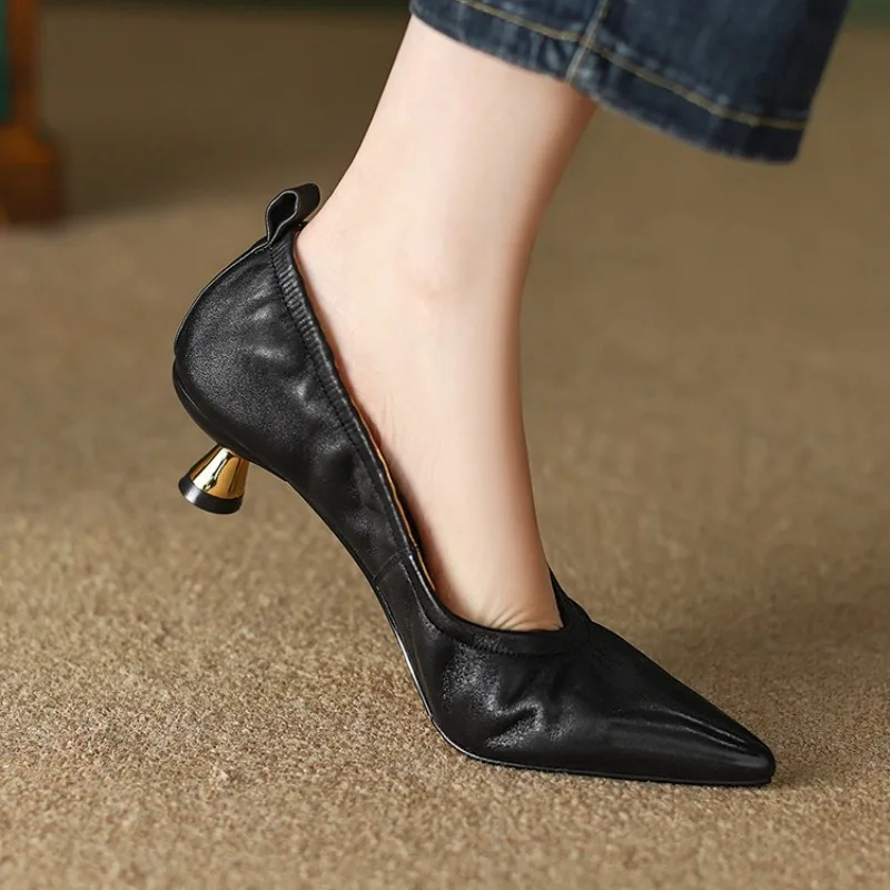 Fashion Office Lady Elegant Black Shoes Women's Pointed Toe Mid Heels2026New Genuine Leather Retro Pumps,Spring and Autumn Style
Fashion Office Lady Elegant Black Shoes Women's Pointed Toe Mid Heels2026New Genuine Leather Retro Pumps,Spring and Autumn Style