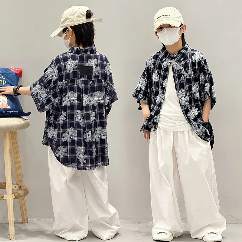 Baoduo children's clothing boys' shirts retro children's trendy flower shirts summer tops short-sleeved thin styles
Baoduo children's clothing boys' shirts retro children's trendy flower shirts summer tops short-sleeved thin styles