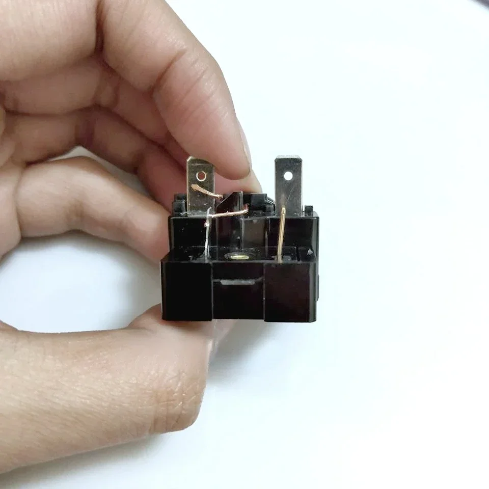 QL-6.80A 213516043 Refrigerator freezer compressor heavy hammer starter
QL-6.80A 213516043 Refrigerator freezer compressor heavy hammer starter