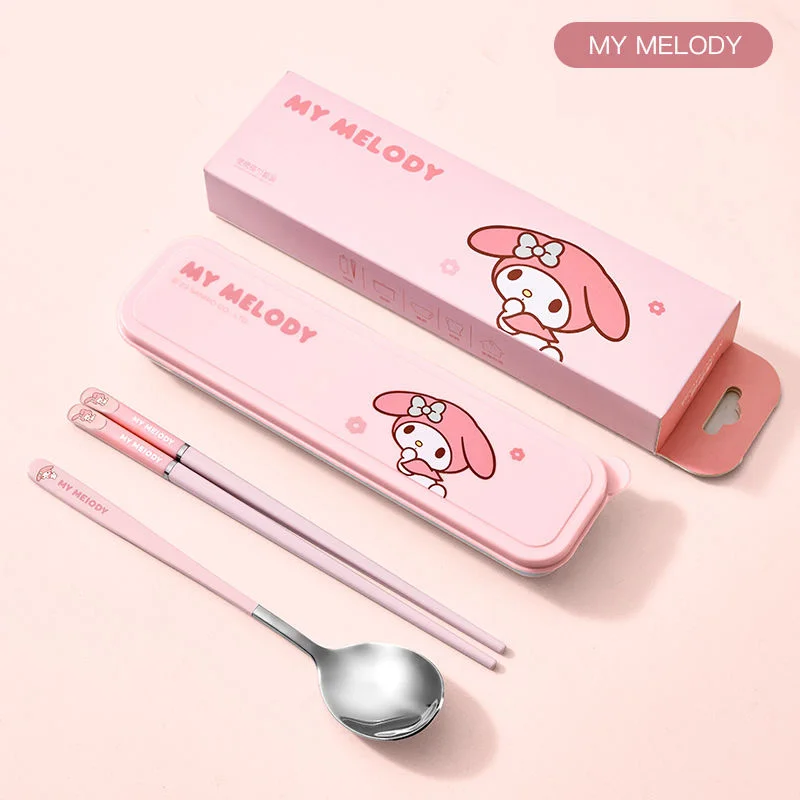 Sanrio Kawaii My Melody палочки для еды и ложки Set Girls Anime Cinnamoroll Hello Kitty Sweet коробка для хранения столовой посуды подарки для детей
Sanrio Kawaii My Melody палочки для еды и ложки Set Girls Anime Cinnamoroll Hello Kitty Sweet коробка для хранения столовой посуды подарки для детей