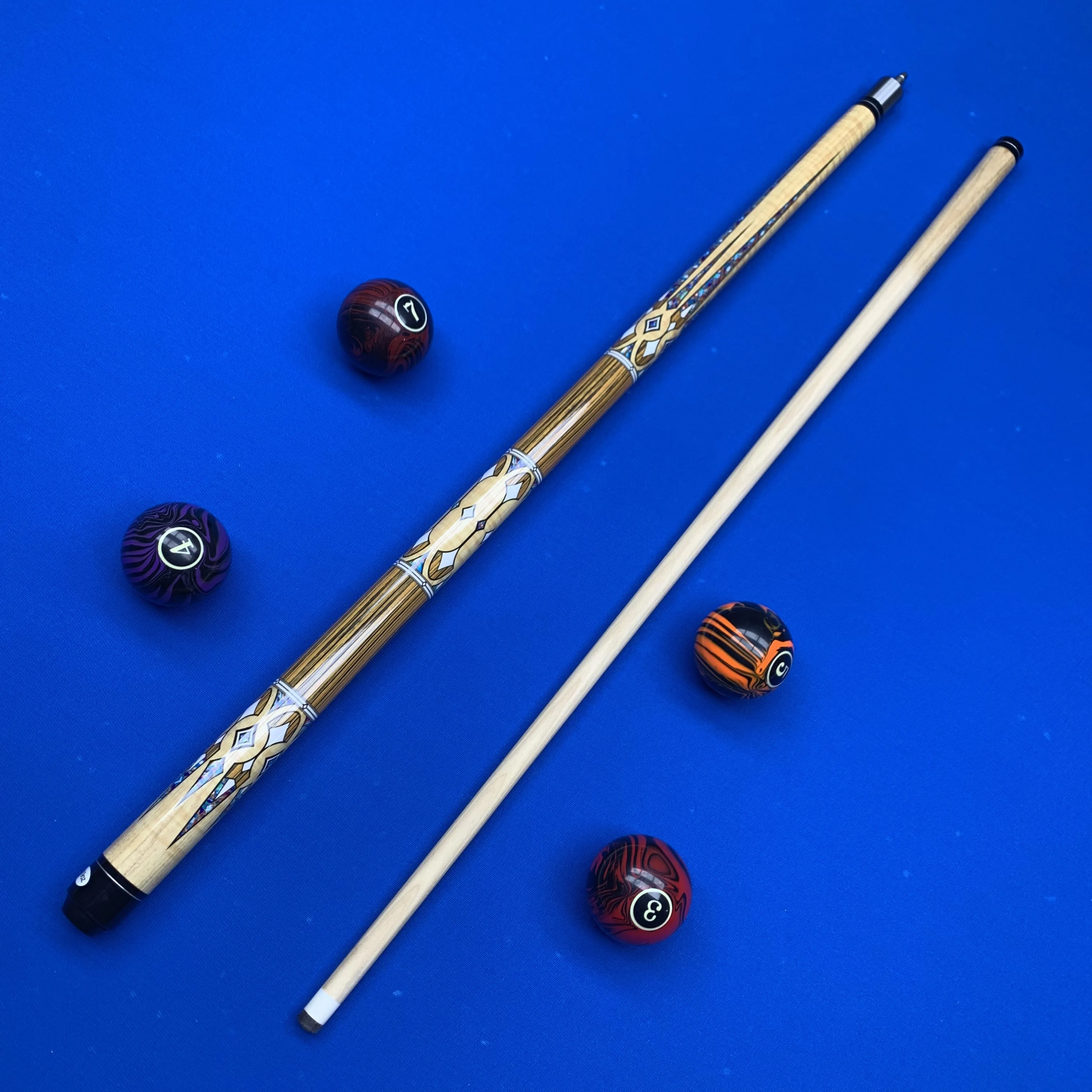 Professional 13MM Billiard Cue Stick Maple Wood Anti-Slip Grip Quick Joint for Snooker 3 Cushion Billiards
Professional 13MM Billiard Cue Stick Maple Wood Anti-Slip Grip Quick Joint for Snooker 3 Cushion Billiards