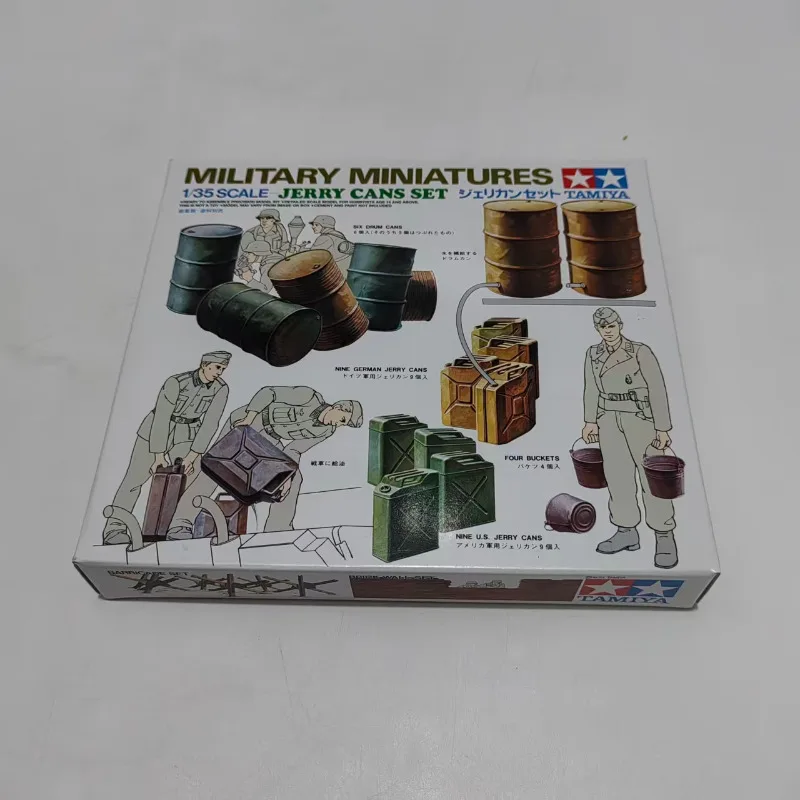 TAMIYA 35026 Набор пластиковых моделей канистр в масштабе 1/35
TAMIYA 35026 Набор пластиковых моделей канистр в масштабе 1/35