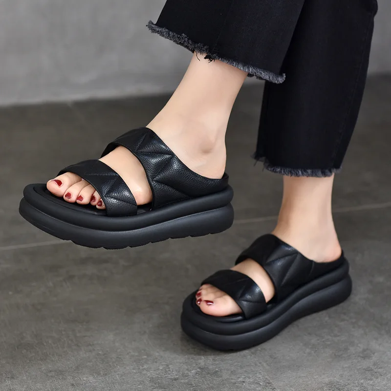 Summer platform slippers women's leather outdoor open-toe slippers 2024 new soft leather cowhide bread shoes
Summer platform slippers women's leather outdoor open-toe slippers 2024 new soft leather cowhide bread shoes