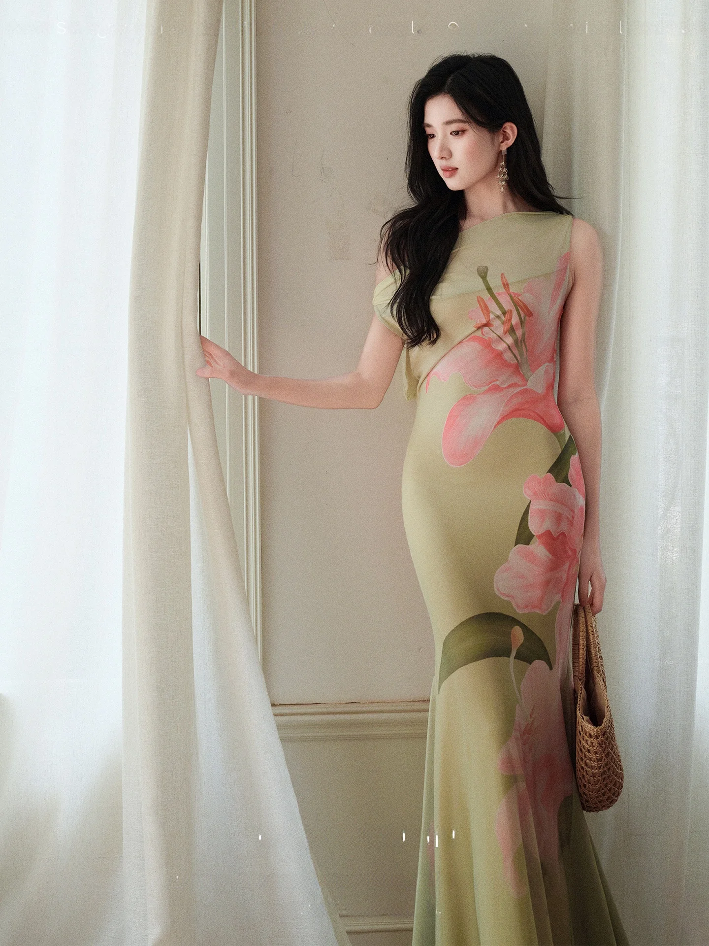 Elegant Fish Tail Dress Printed Chiffon Slim Fit Elastic Net Sleeveless Summer Ball Gown for Women Polyester Fiber
Elegant Fish Tail Dress Printed Chiffon Slim Fit Elastic Net Sleeveless Summer Ball Gown for Women Polyester Fiber