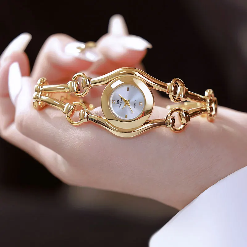 High Quality Electroplated Alloy Retro Waterproof Women's Watch Simple and Elegant Steel Strip Quartz Clock Female
High Quality Electroplated Alloy Retro Waterproof Women's Watch Simple and Elegant Steel Strip Quartz Clock Female