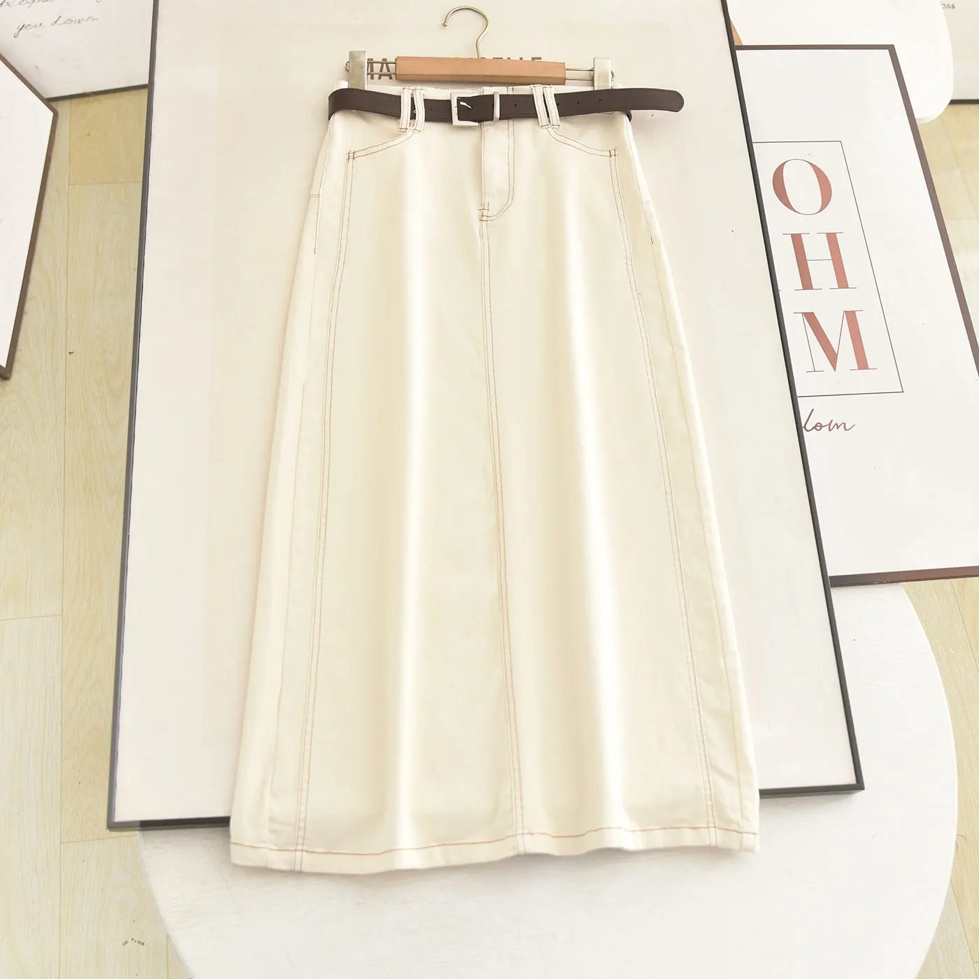 Slimming Straight Cut High Waist Denim Skirt with Belt Summer 2026 New Style Commute Friendly Asymmetrical Design
Slimming Straight Cut High Waist Denim Skirt with Belt Summer 2026 New Style Commute Friendly Asymmetrical Design