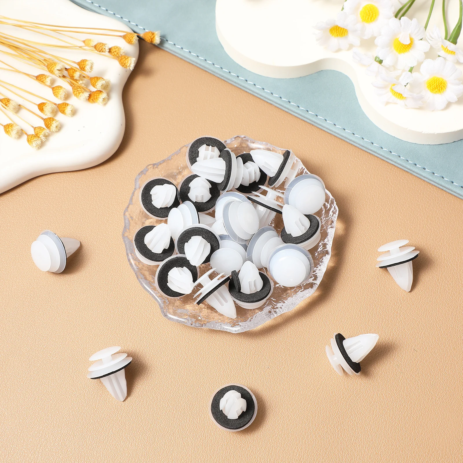 100Pcs Versatile Car Door Panel Clips Sturdy Design Easy Installation Car Push Retainer Clips Auto Door Panel Fastener
100Pcs Versatile Car Door Panel Clips Sturdy Design Easy Installation Car Push Retainer Clips Auto Door Panel Fastener