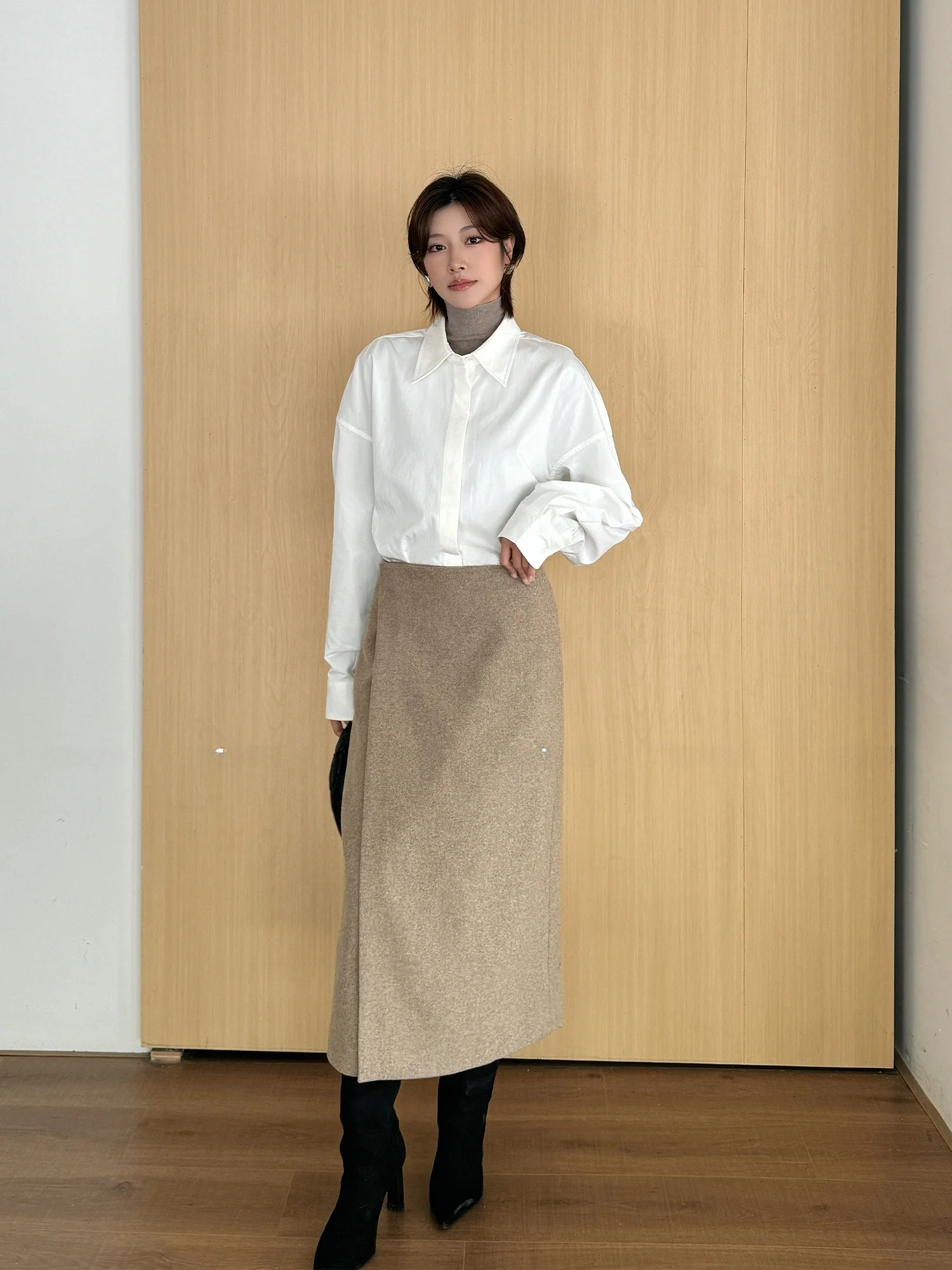 ECLANE матовая классическая хлопковая белая рубашка с длинным рукавом, свободного кроя, для многослойного ношения, женская
ECLANE матовая классическая хлопковая белая рубашка с длинным рукавом, свободного кроя, для многослойного ношения, женская