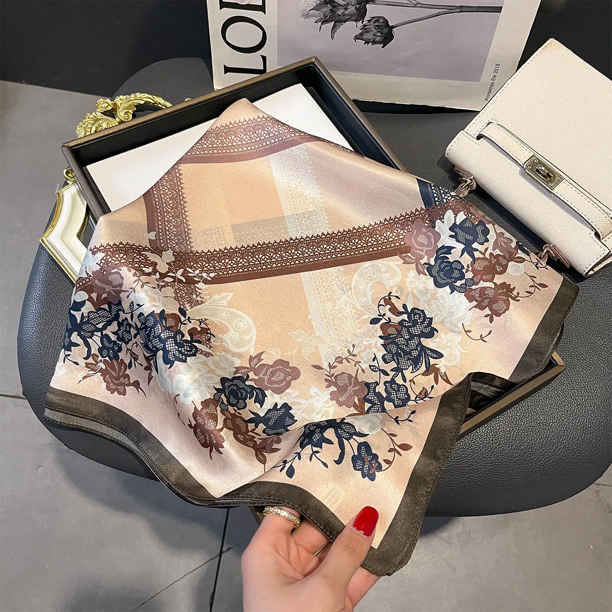 100% Pure Silk Scarf Women Hairband Foulard Square Female Headkerchief Luxury Neckerchief Lady Shawl Wraps Hijab Bandana Scarves
100% Pure Silk Scarf Women Hairband Foulard Square Female Headkerchief Luxury Neckerchief Lady Shawl Wraps Hijab Bandana Scarves
