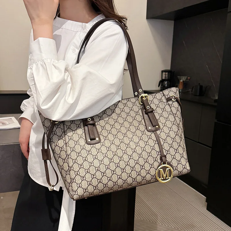 2025 Spring and Summer New Release! Women's High-end and Niche Large-capacity Bag - Stylish Handbag, Versatile for Commuting
2025 Spring and Summer New Release! Women's High-end and Niche Large-capacity Bag - Stylish Handbag, Versatile for Commuting