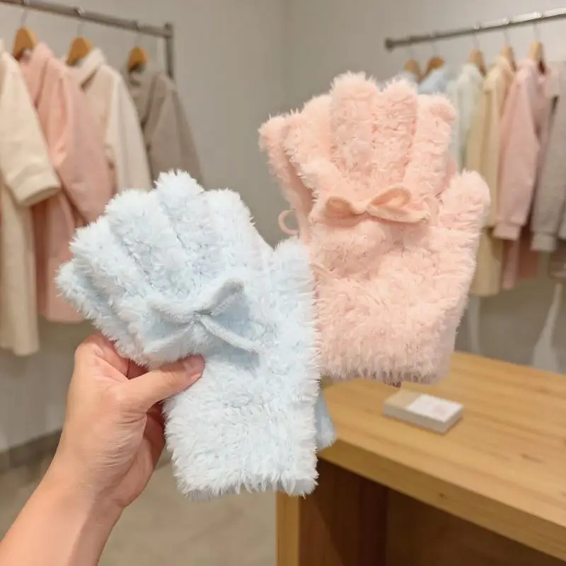Thermal Gloves for Winter, Cute Bow Plush Style, Stylish Women’s Accessory, Ideal Christmas Present for Students
Thermal Gloves for Winter, Cute Bow Plush Style, Stylish Women’s Accessory, Ideal Christmas Present for Students