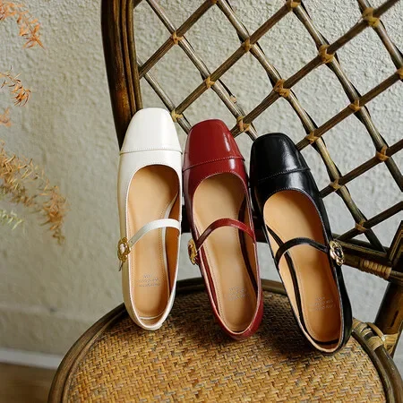 Red Shoes Female 2024 New Spring and Autumn Shallow Mouth Square Head Wedding Shoes Cowhide French Retro Mary Jane Shoes 2024
Red Shoes Female 2024 New Spring and Autumn Shallow Mouth Square Head Wedding Shoes Cowhide French Retro Mary Jane Shoes 2024