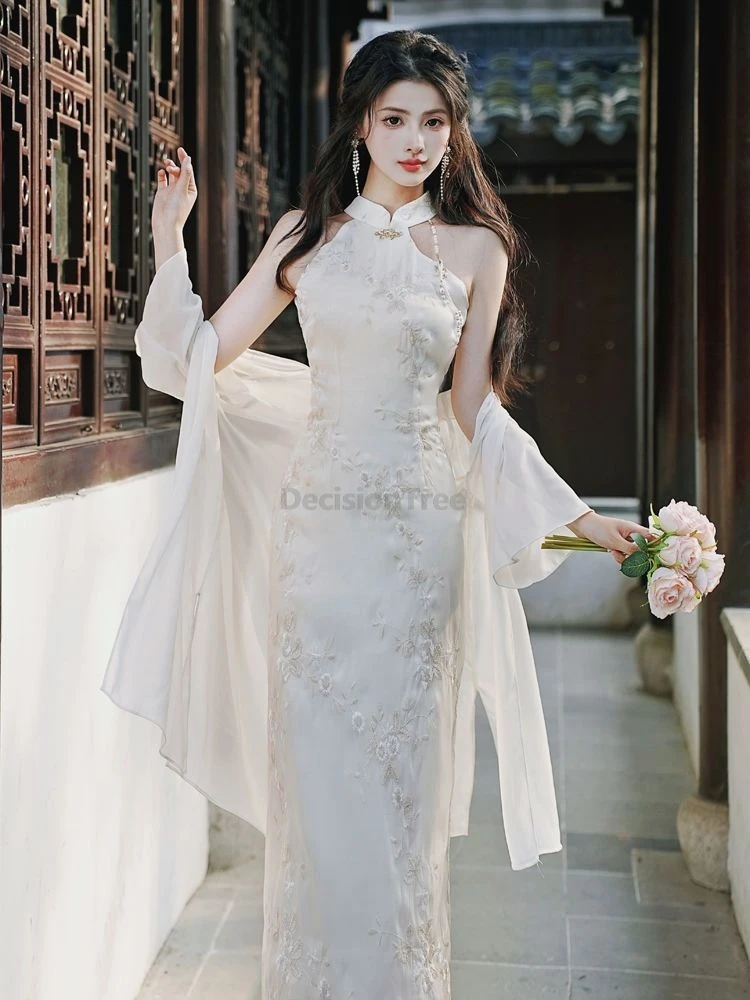 2025 classical gentle graceful cheongsam temperament hang neck slim qipao chinese style vintage exquisite embroidery dress
2025 classical gentle graceful cheongsam temperament hang neck slim qipao chinese style vintage exquisite embroidery dress