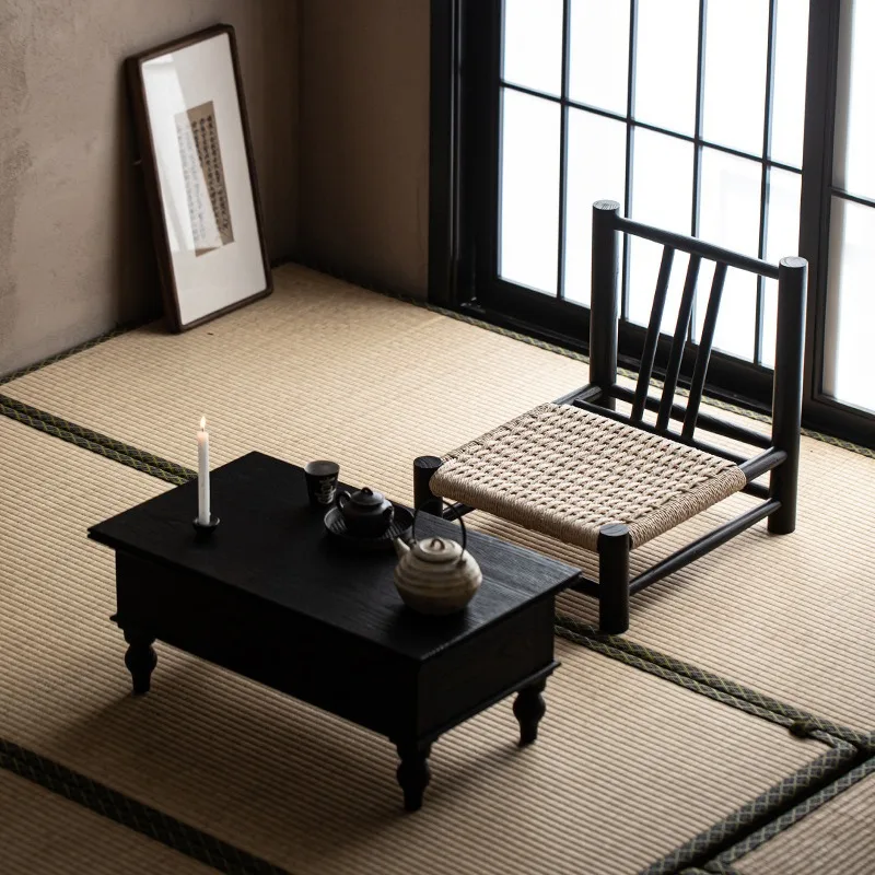 Tatami, bay window cushion back chair
Tatami, bay window cushion back chair