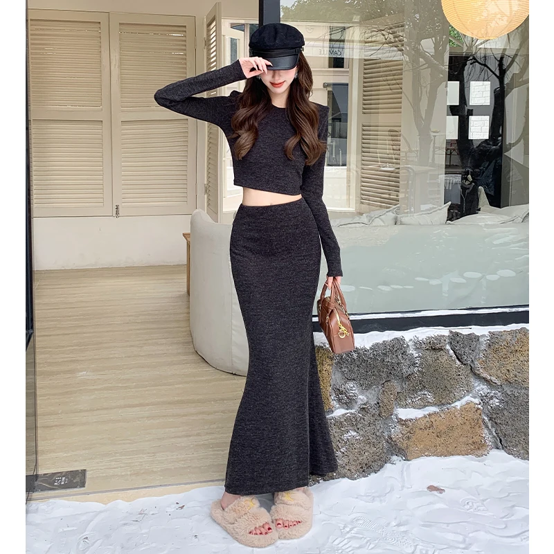 Short T-shirt And High Waisted Fish Tail Half Skirt Two-piece Set For Women Spring Autumn Elegant Vintage Female Suit
Short T-shirt And High Waisted Fish Tail Half Skirt Two-piece Set For Women Spring Autumn Elegant Vintage Female Suit