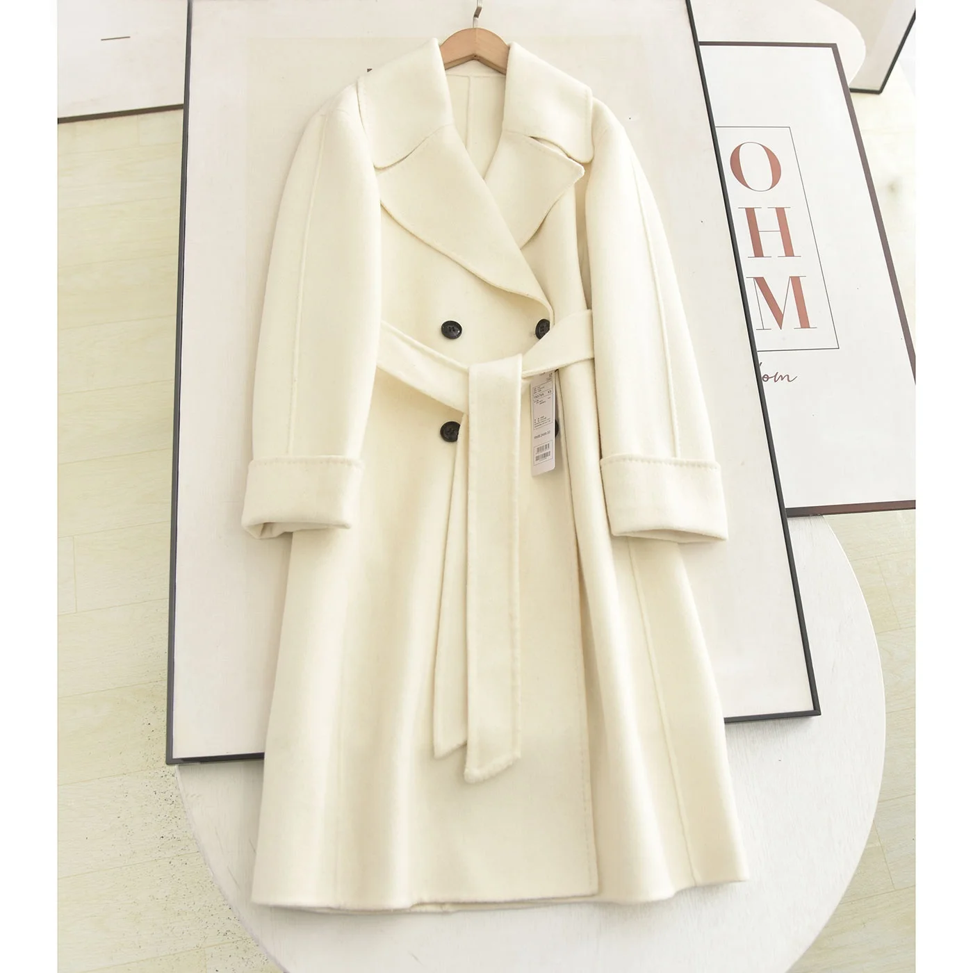Pure Wool Double-Faced Woolen Coat Ele Commute Slimming Double-Row Buttoned Outerwear Women's Faion Winter 2025
Pure Wool Double-Faced Woolen Coat Ele Commute Slimming Double-Row Buttoned Outerwear Women's Faion Winter 2025