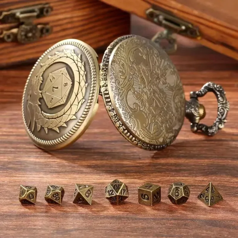 Retro Hammer Double Dragon DND Dice Jewelry Pocket Watch Case with 7pcs Metal Dice for Dungeons & Dragons RPG Dice Pendant
Retro Hammer Double Dragon DND Dice Jewelry Pocket Watch Case with 7pcs Metal Dice for Dungeons & Dragons RPG Dice Pendant