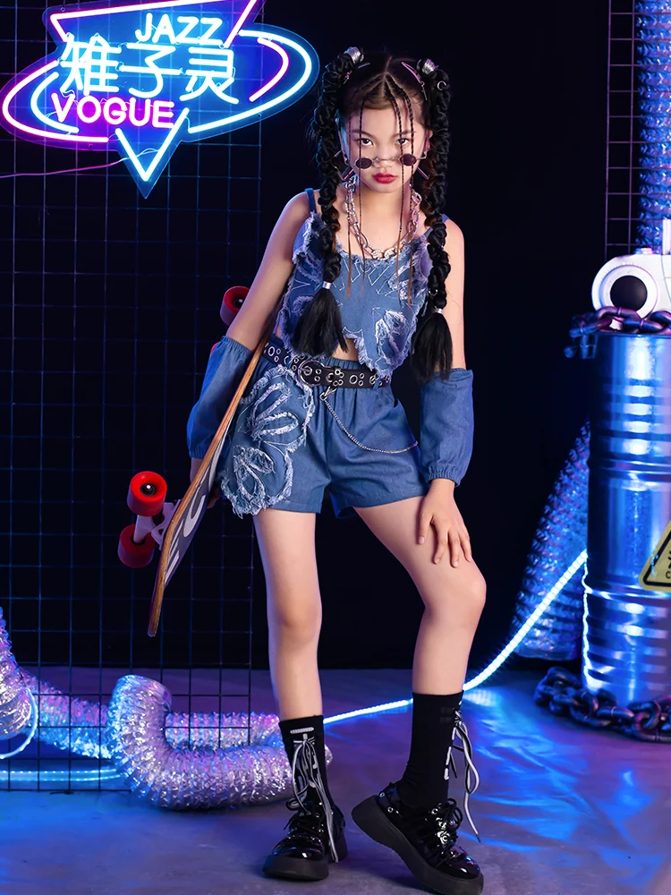 Children's Jazz Dance Fashionable Suit Hip-hop Fashion Cool Girls' Dress Clothes
Children's Jazz Dance Fashionable Suit Hip-hop Fashion Cool Girls' Dress Clothes