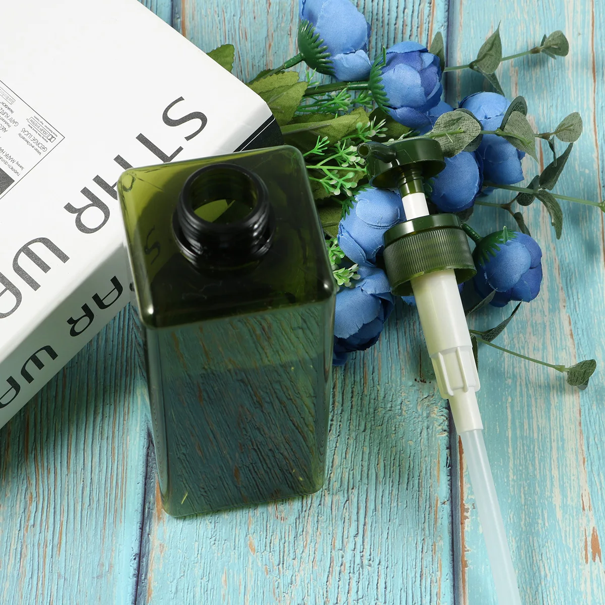 Transparent Square Lotion Bottle Dark Green 650ml Large Capacity Liquid Push Down Pump Dispenser Bottle Foaming Soap Dispensers
Transparent Square Lotion Bottle Dark Green 650ml Large Capacity Liquid Push Down Pump Dispenser Bottle Foaming Soap Dispensers