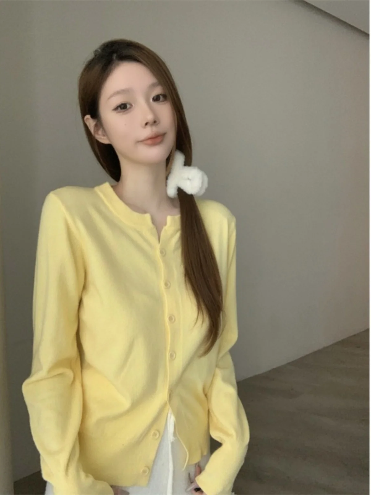 Korean Style Simple Single Button Long Sleeve Knitted Open Cardigan Women's Spring 2026 Casual Slimming Versatile Popular Top
Korean Style Simple Single Button Long Sleeve Knitted Open Cardigan Women's Spring 2026 Casual Slimming Versatile Popular Top