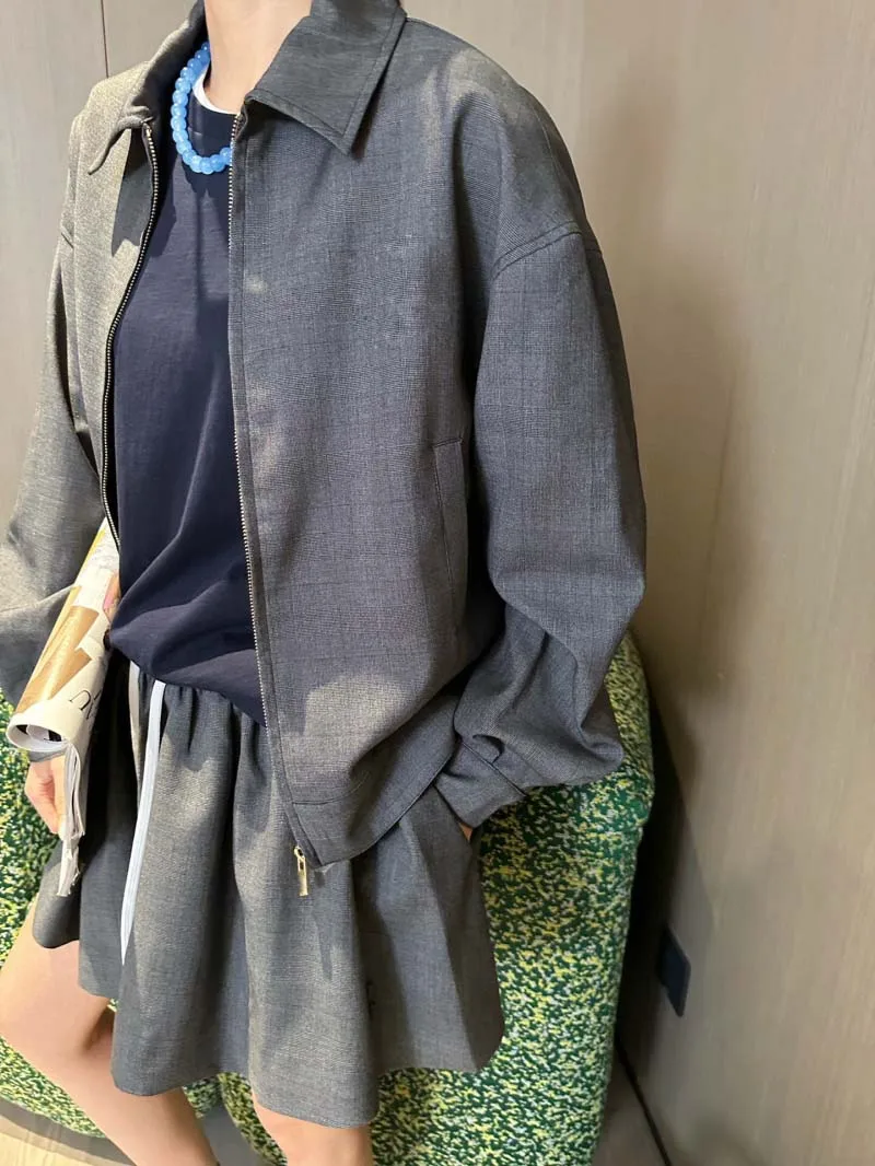 Unisex women's jacket, fashionable, simple, versatile, long sleeved zipper baseball jacket, two-piece set, unisex
Unisex women's jacket, fashionable, simple, versatile, long sleeved zipper baseball jacket, two-piece set, unisex