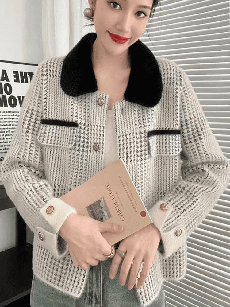 High-End Autumn Short Knitted Coat Women's Loose Slimming Casual Plaid Faux Fur Outerwear Commute Style Long Sleeve Button up
High-End Autumn Short Knitted Coat Women's Loose Slimming Casual Plaid Faux Fur Outerwear Commute Style Long Sleeve Button up