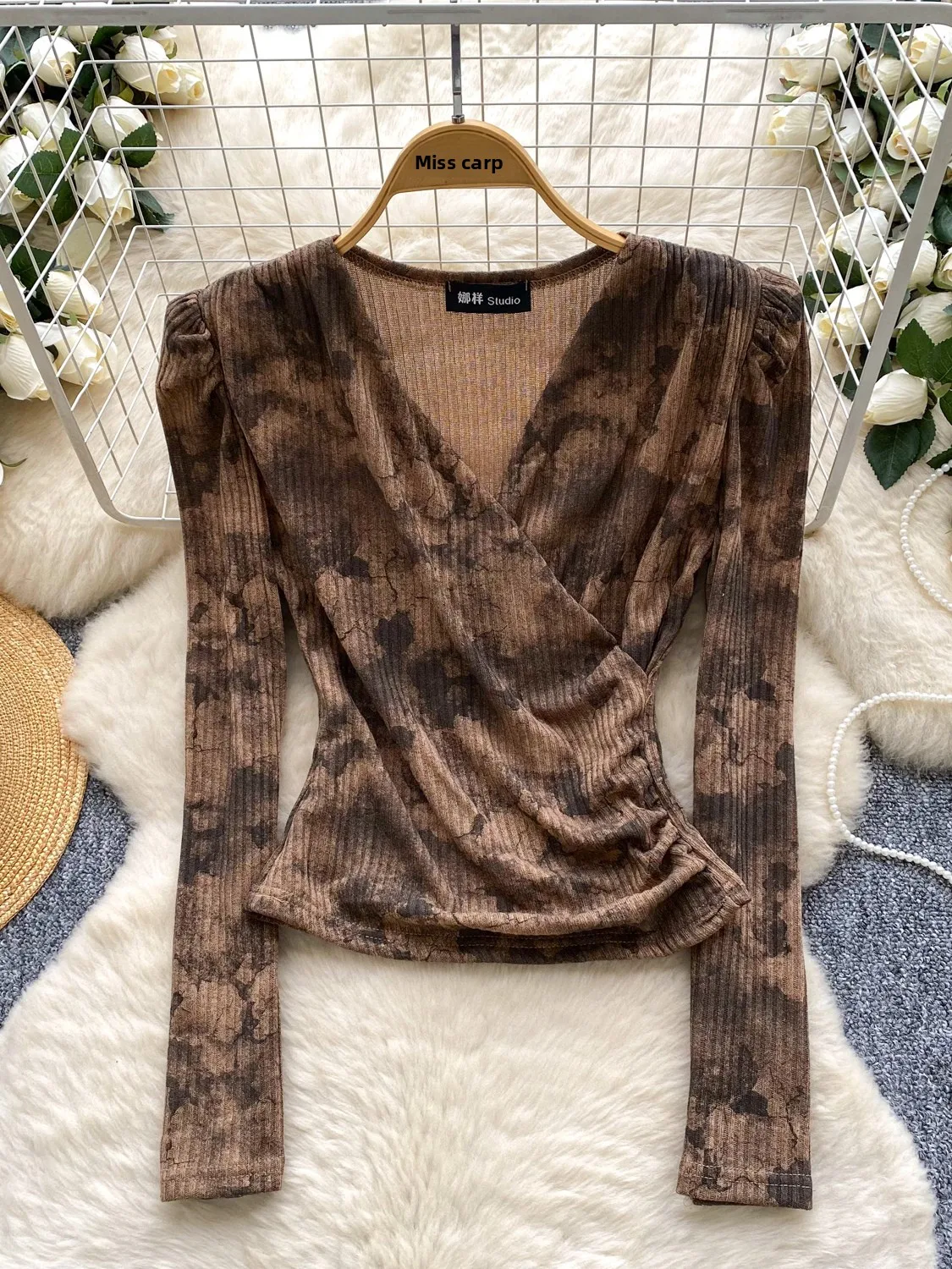 Ele Cross V-Ne Long Sve Женская одежда с цветочным принтом, осень 2023, новая высококачественная основа irt, мягкий свободный крой из полиэстера...
Ele Cross V-Ne Long Sve Женская одежда с цветочным принтом, осень 2023, новая высококачественная основа irt, мягкий свободный крой из полиэстера...