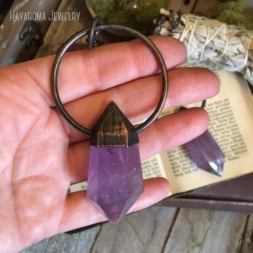 10Pcs Large Crystal Amethyst Wand Necklace Gypsy Jewelry Purple Necklace Electroformed Gypsy Jewery Goth Necklace Gift
10Pcs Large Crystal Amethyst Wand Necklace Gypsy Jewelry Purple Necklace Electroformed Gypsy Jewery Goth Necklace Gift