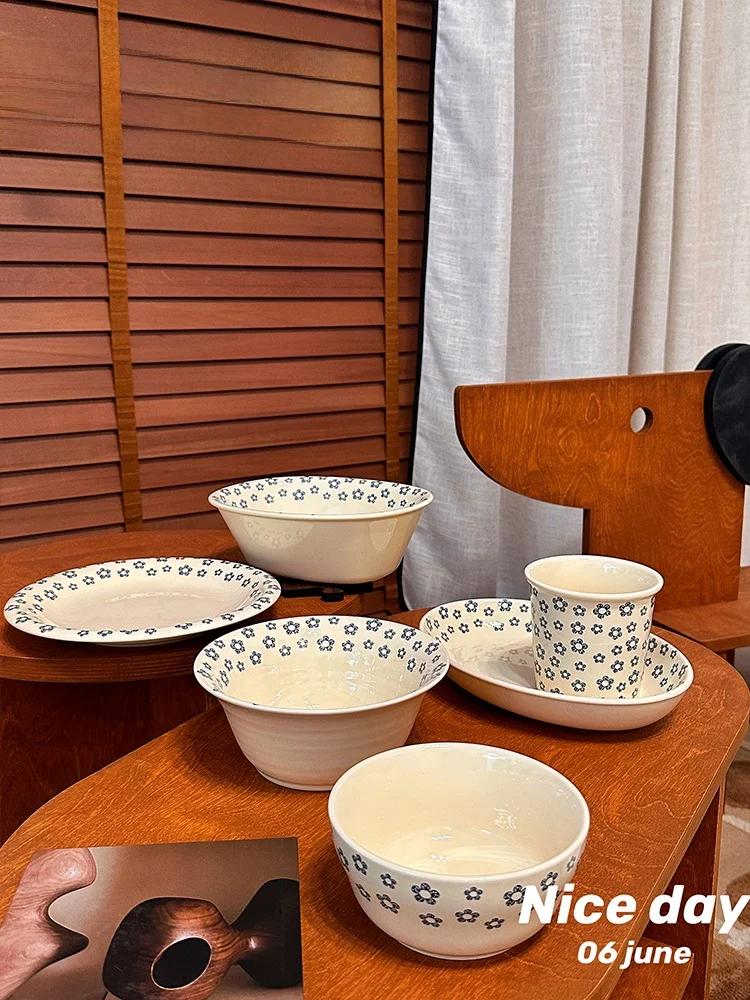 Retro Blue Flower Cerc Dining Set Mugs Rice Bowl Dert Plate Home Use Di Plate Face Bowl Pasta Salad Cartoon Anime
Retro Blue Flower Cerc Dining Set Mugs Rice Bowl Dert Plate Home Use Di Plate Face Bowl Pasta Salad Cartoon Anime