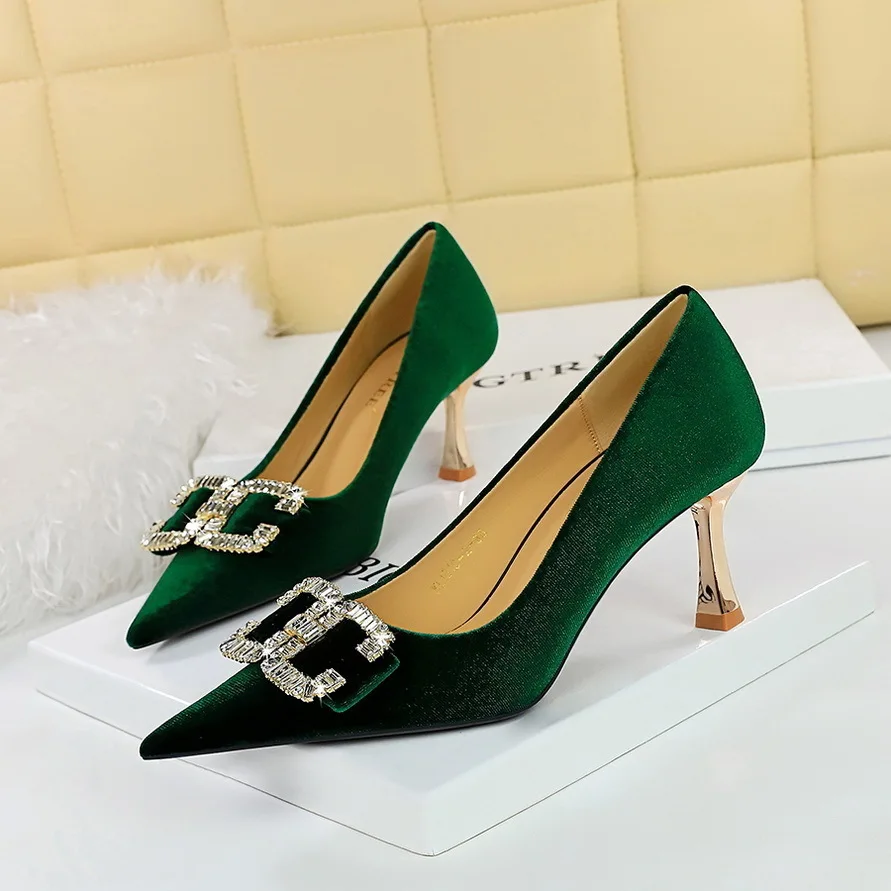 Ladies Pumps Shoes Banquet Light Luxury Elegant Women's High Heels Xishi Suede Shallow Mouth Pointed Diamond Bow Single Shoese
Ladies Pumps Shoes Banquet Light Luxury Elegant Women's High Heels Xishi Suede Shallow Mouth Pointed Diamond Bow Single Shoese