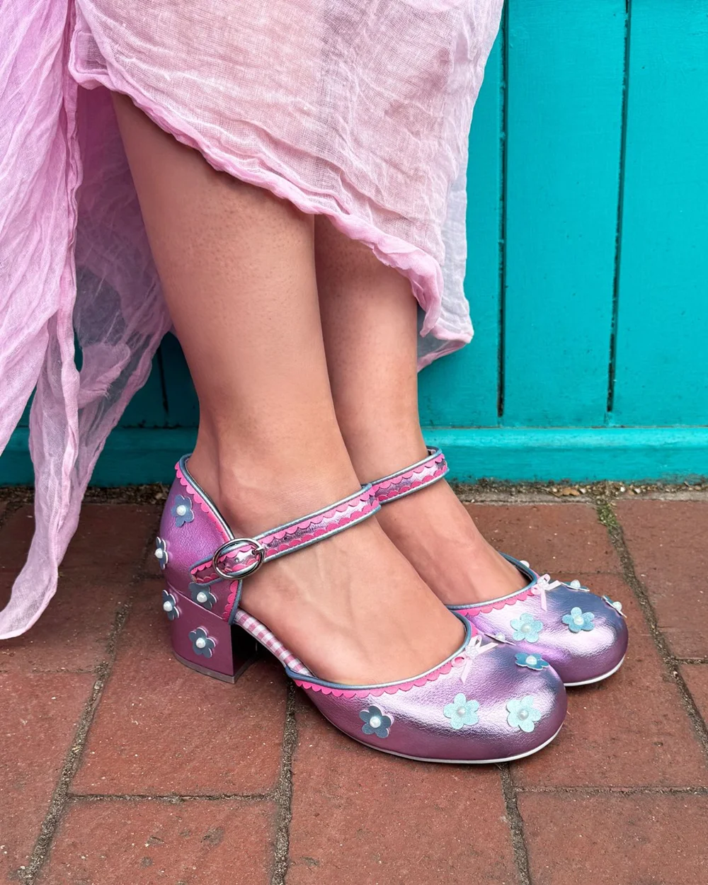 Metallic Pink Round-Toe Block Heels Mary Jane Blue Flower Pearl Decorate Adjustable Buckle Strap Sweet Cute Lady Footwear
Metallic Pink Round-Toe Block Heels Mary Jane Blue Flower Pearl Decorate Adjustable Buckle Strap Sweet Cute Lady Footwear