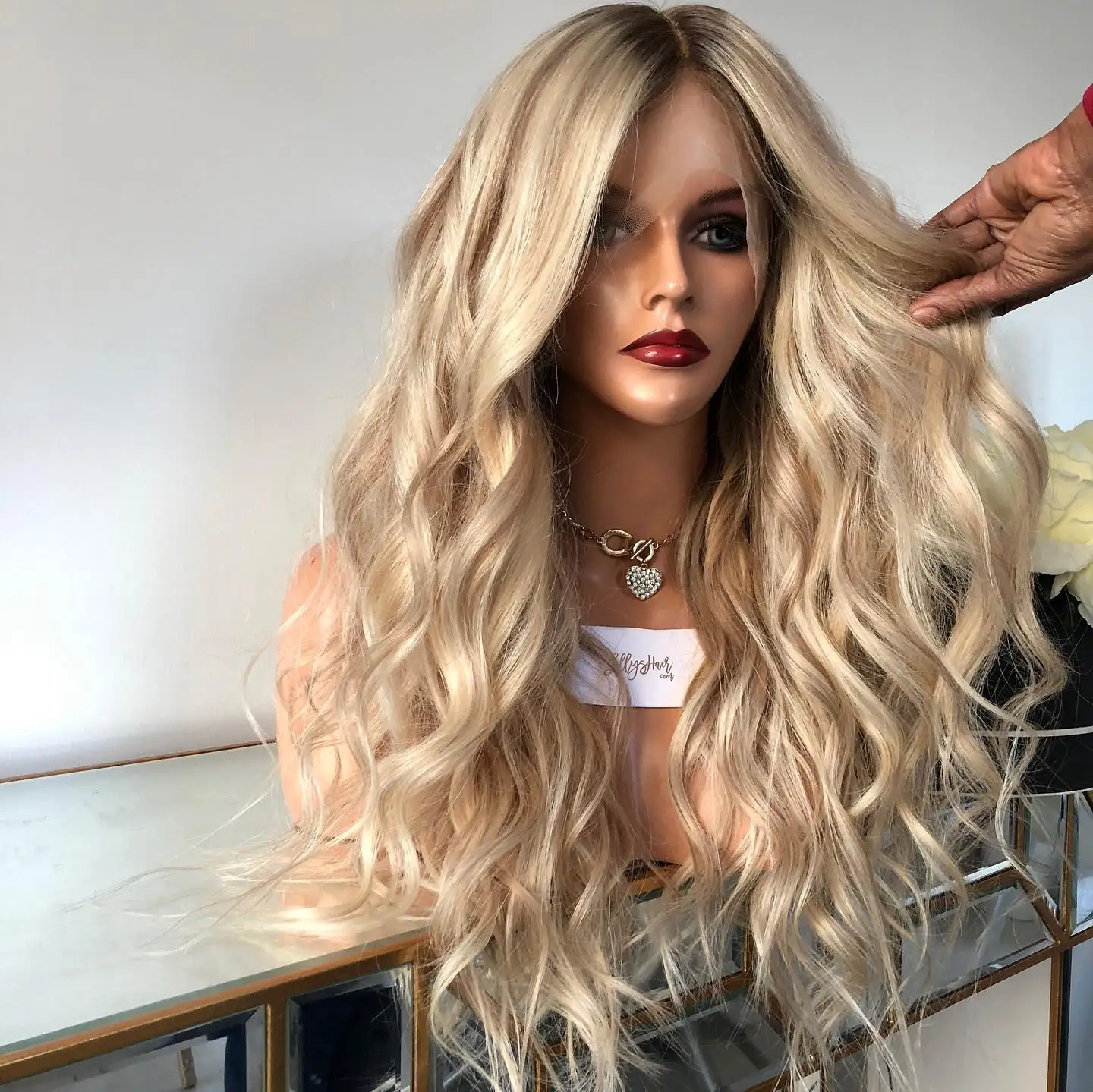 Long Ombre Light Blonde Lace Front Wig For Women 24 inch Middle Part Curly Wavy Wig Synthetic Premium Fibre Heat Resistant Wig
Long Ombre Light Blonde Lace Front Wig For Women 24 inch Middle Part Curly Wavy Wig Synthetic Premium Fibre Heat Resistant Wig