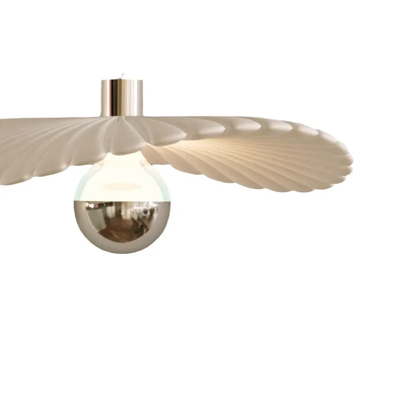 Chamomile French shell lamp, restaurant chandelier medieval designer
Chamomile French shell lamp, restaurant chandelier medieval designer