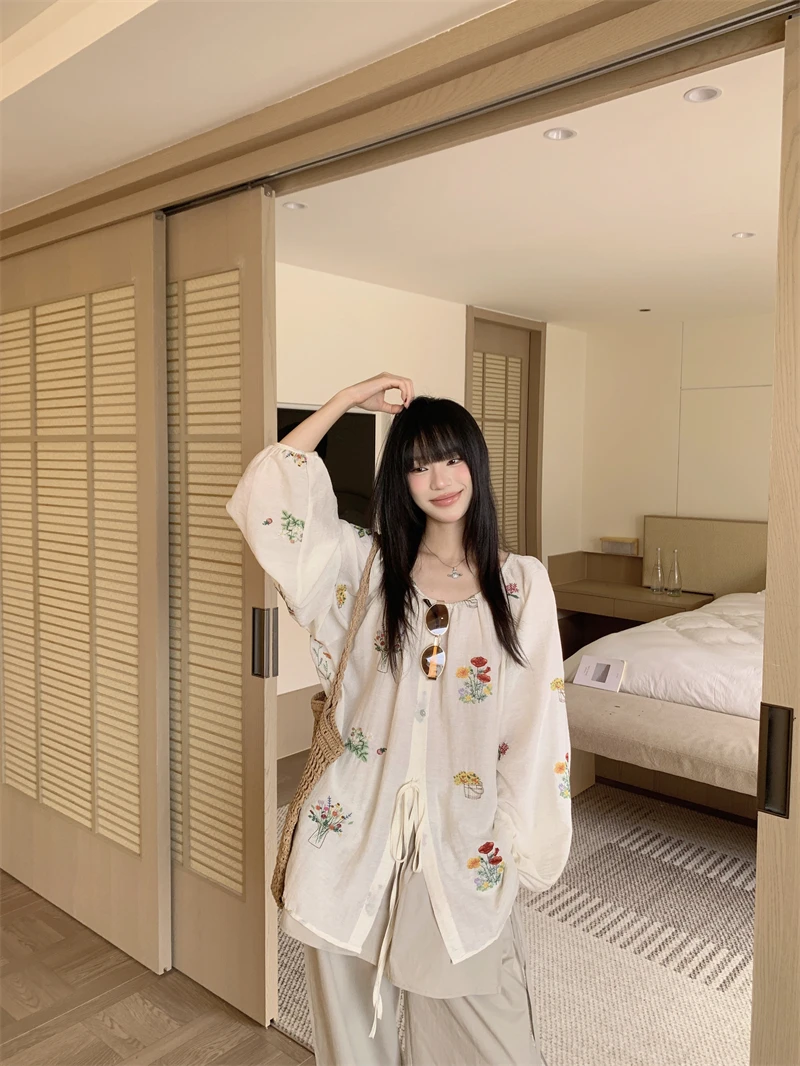 Kumikumi Women's Chic Slimming Summer Long Sleeve Shirt Heavy Embroidery Loose Fit Thin Top Korean Style Lantern Sleeve
Kumikumi Women's Chic Slimming Summer Long Sleeve Shirt Heavy Embroidery Loose Fit Thin Top Korean Style Lantern Sleeve
