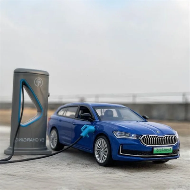 1:35 SKODA SUPERB Combi IV Alloy Station Wagon Car Model Diecasts Metal Toy Vehicles Car Model Sound Light Simulation Kids Gifts
1:35 SKODA SUPERB Combi IV Alloy Station Wagon Car Model Diecasts Metal Toy Vehicles Car Model Sound Light Simulation Kids Gifts
