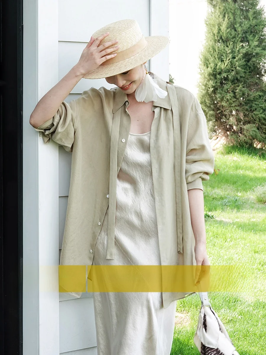 Женская легкая дышащая блузка Amyy Studios из простого вискозного шелка с длинным рукавом для повседневной носки и поездок на работу
Женская легкая дышащая блузка Amyy Studios из простого вискозного шелка с длинным рукавом для повседневной носки и поездок на работу