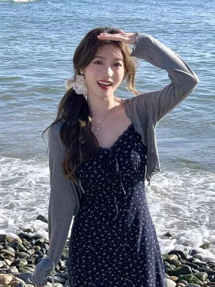 Korean Style Pure Spring Summer Outing Floral Print Halter Dress Cardigan Two Piece Set Women's Fashion Ensemble
Korean Style Pure Spring Summer Outing Floral Print Halter Dress Cardigan Two Piece Set Women's Fashion Ensemble