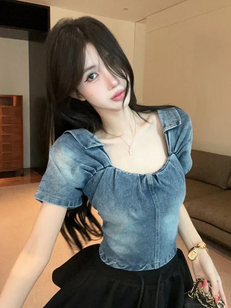Stylish Two-Way Wear Slim Fit Short Sleeve Bubble Sleeve Denim Shirt Women Summer New Waist-Cinching Back-Exposing Square Col...
Stylish Two-Way Wear Slim Fit Short Sleeve Bubble Sleeve Denim Shirt Women Summer New Waist-Cinching Back-Exposing Square Col...