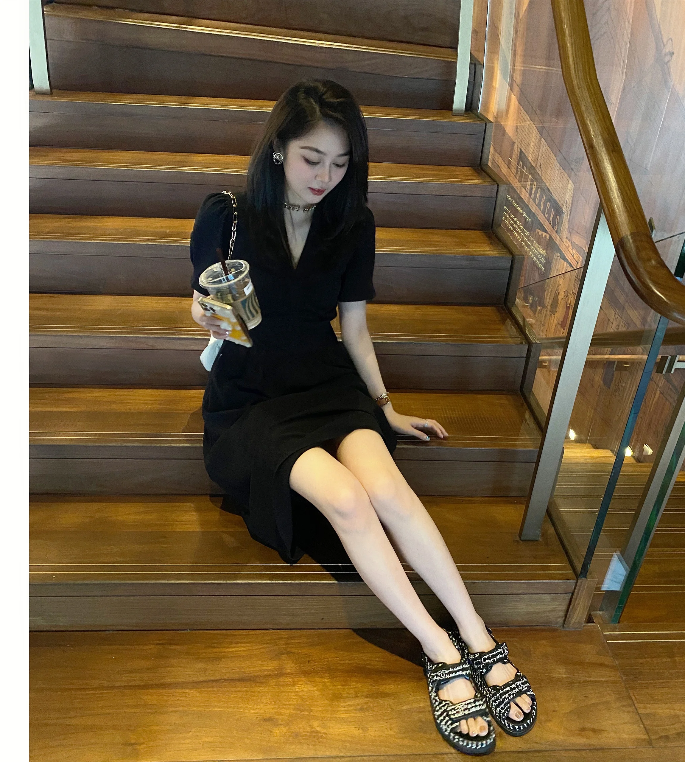 RUBBIT Chic Summer New Arrival High Waist Dr Slimming V-Ne ort Sve Bla Dr Midi And Length A-Line Silhouette
RUBBIT Chic Summer New Arrival High Waist Dr Slimming V-Ne ort Sve Bla Dr Midi And Length A-Line Silhouette