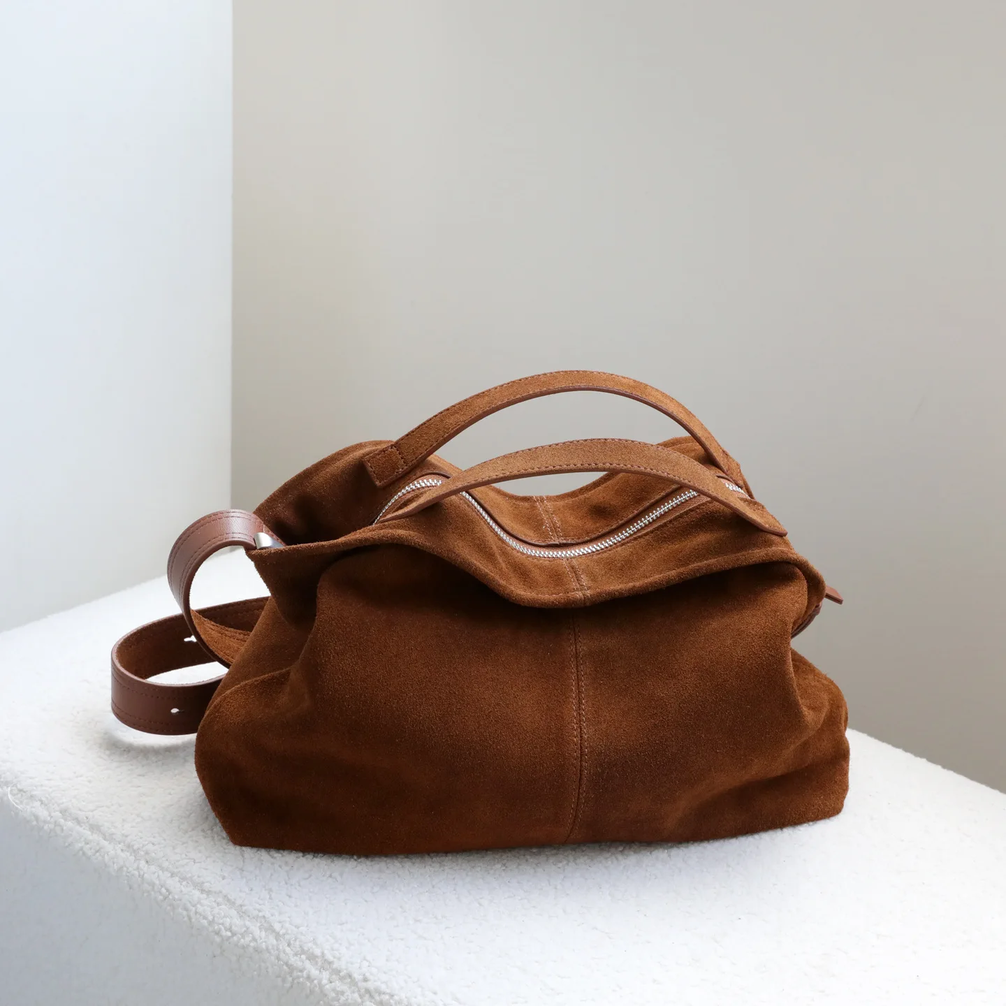 Natural Suede Leather Handbag Women Roomy Shoulder Handbag and Purse Lazy Style Soft Matte Cowhide Tote Bags New In
Natural Suede Leather Handbag Women Roomy Shoulder Handbag and Purse Lazy Style Soft Matte Cowhide Tote Bags New In