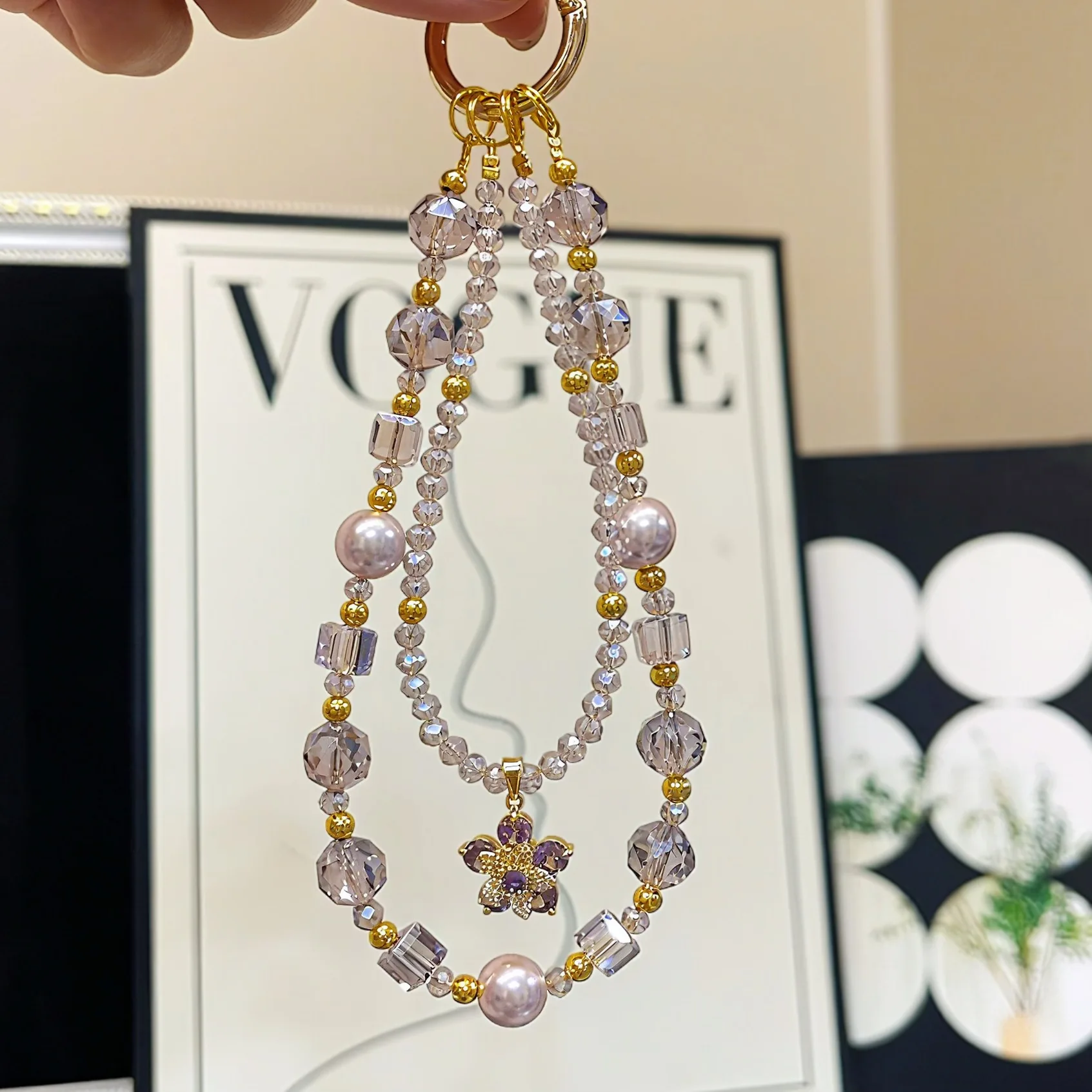 Elegant Purple Crystal Pearl Rotatable Pendant Phone Chain Luxury Bag Key Holder Unique Design Stylish Accessory
Elegant Purple Crystal Pearl Rotatable Pendant Phone Chain Luxury Bag Key Holder Unique Design Stylish Accessory