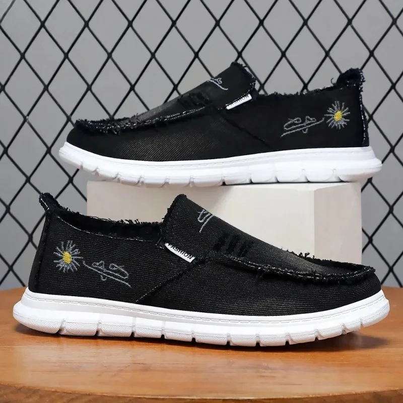 Men's Fabric Shoes with Soft Sole Breathable Summer Casual Sneakers Embroidered Workwear Shoes for Men Shoes
Men's Fabric Shoes with Soft Sole Breathable Summer Casual Sneakers Embroidered Workwear Shoes for Men Shoes